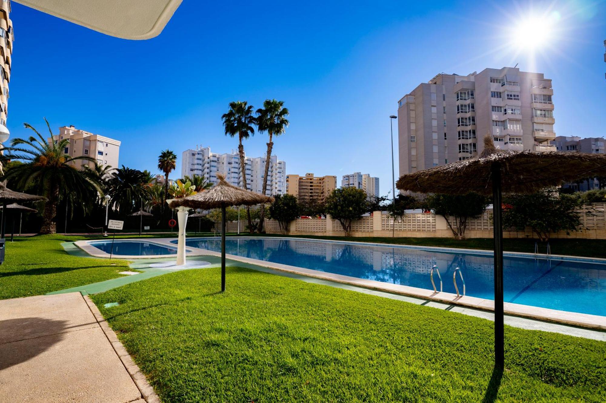 Apartamento Faro Blanco Аликанте Екстериор снимка