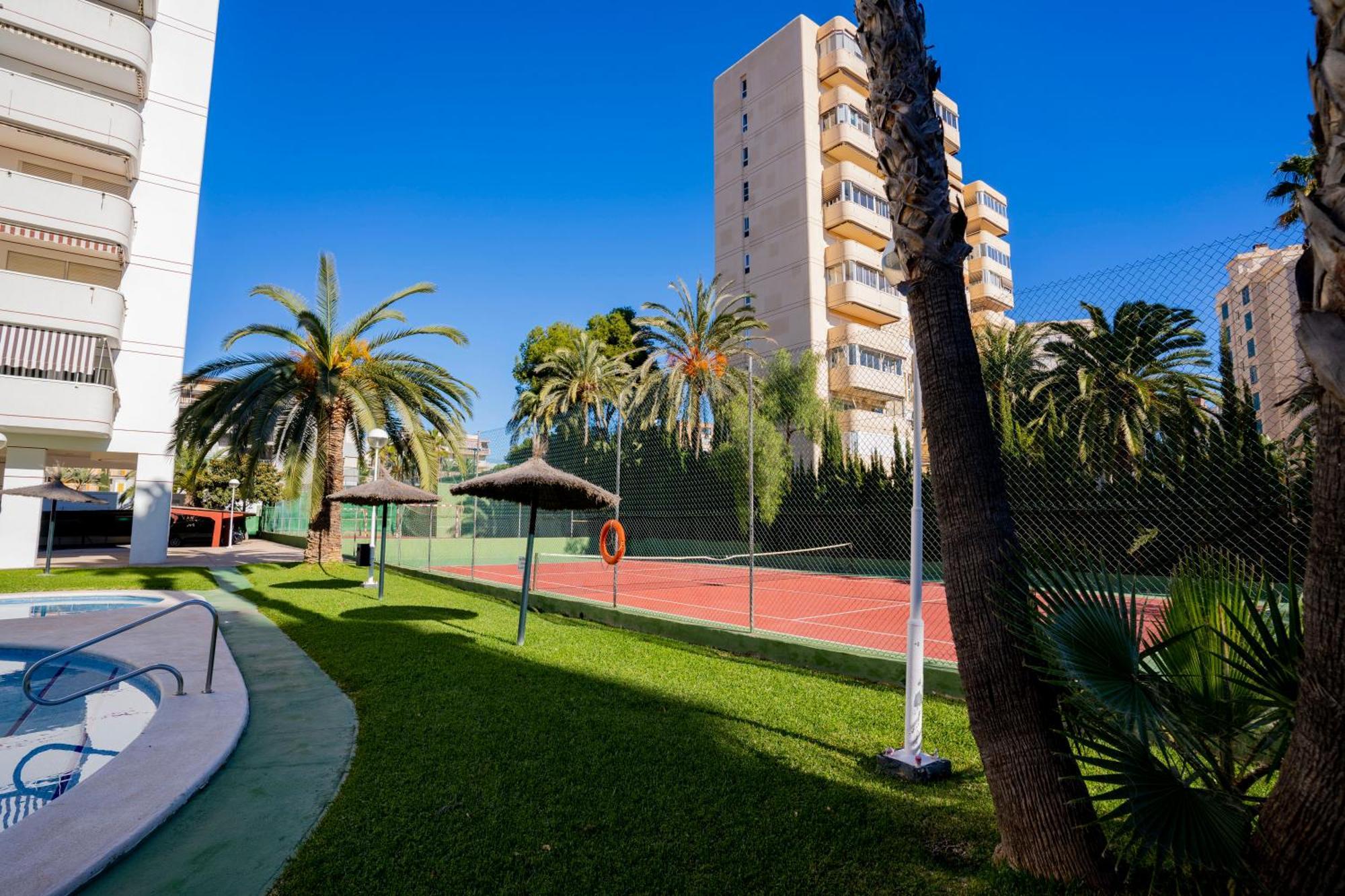 Apartamento Faro Blanco Аликанте Екстериор снимка